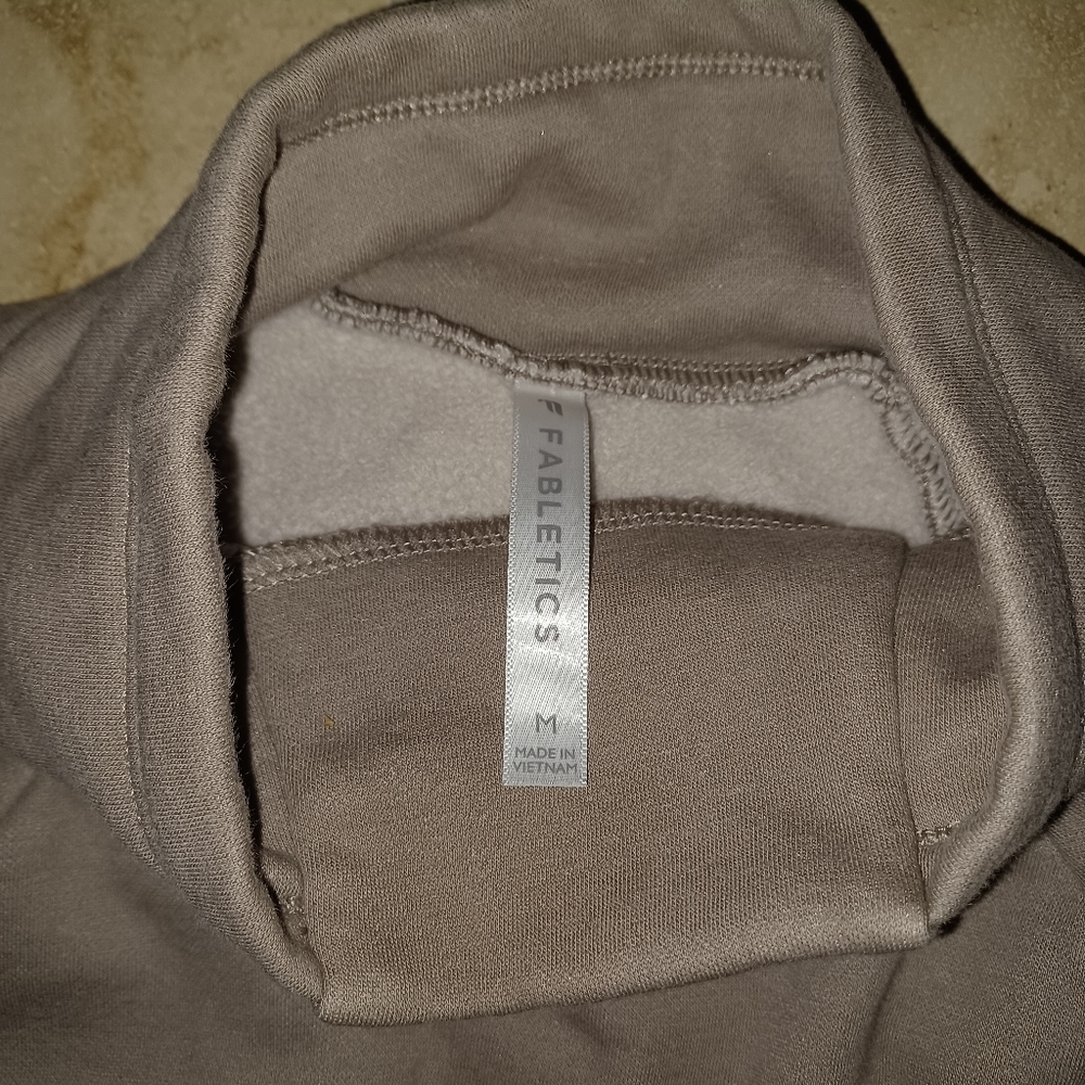 Like NEW fabletics high collared crew (Zaylee funnel neck tunic)